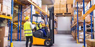 Condução e manobra de equipamentos de carga e descarga_4